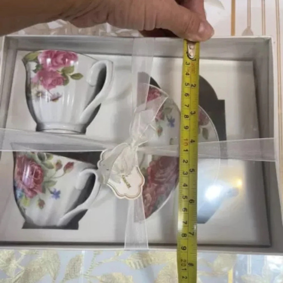 Grace’s Teaware Porcelain Holiday Set 2 Cups/ 2 Sauces In A Box  Flowers - Picture 3 of 4